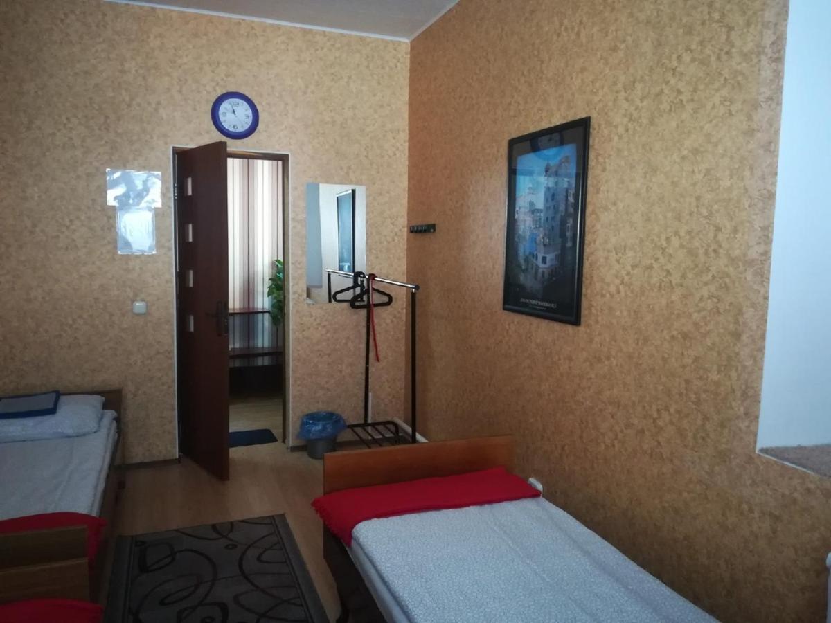 Hostel 3 Stars Na Oktyabryskoy 维捷布斯克 外观 照片